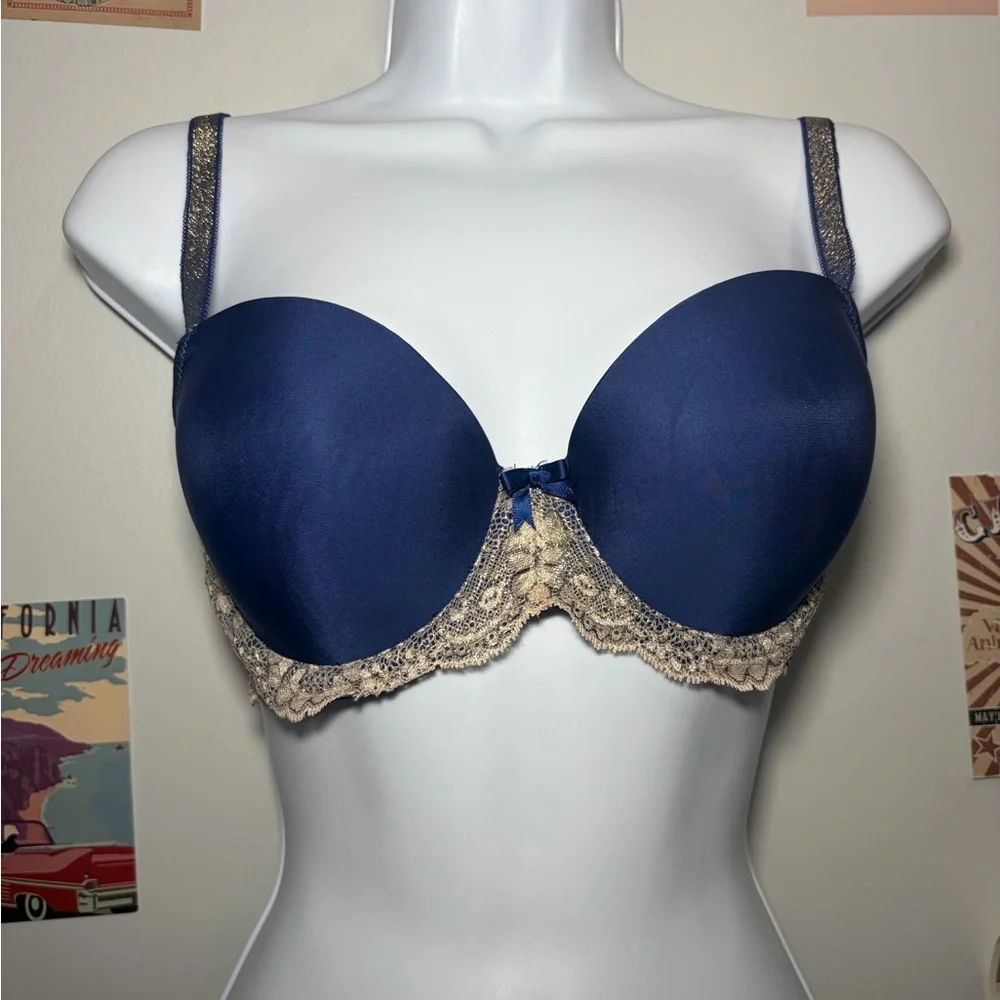Victoria's Secret Navy and Beige Lace Underwire Bra